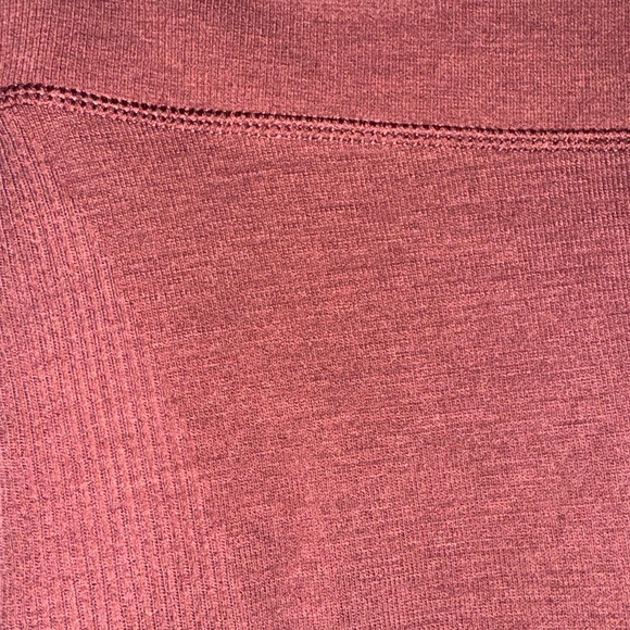 Lululemon winter running leggings with ribbed detail sz 4 - Picture 4 of 6